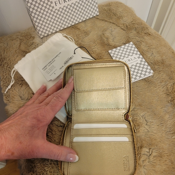 Furla Bi-Fold - Picture 3 of 4